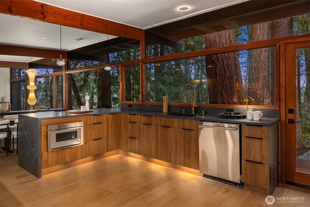 14841 SE 54th Street, Bellevue, WA 98006