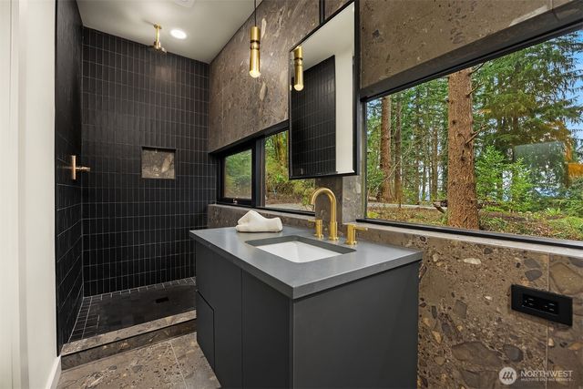 14841 SE 54th Street, Bellevue, WA 98006