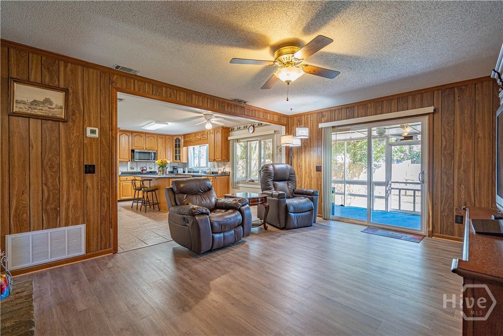 Image 17 of property listing at 903 Sandpiper Road, Savannah, GA 31410