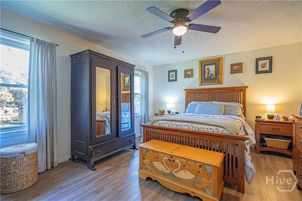 Image 20 of property listing at 903 Sandpiper Road, Savannah, GA 31410