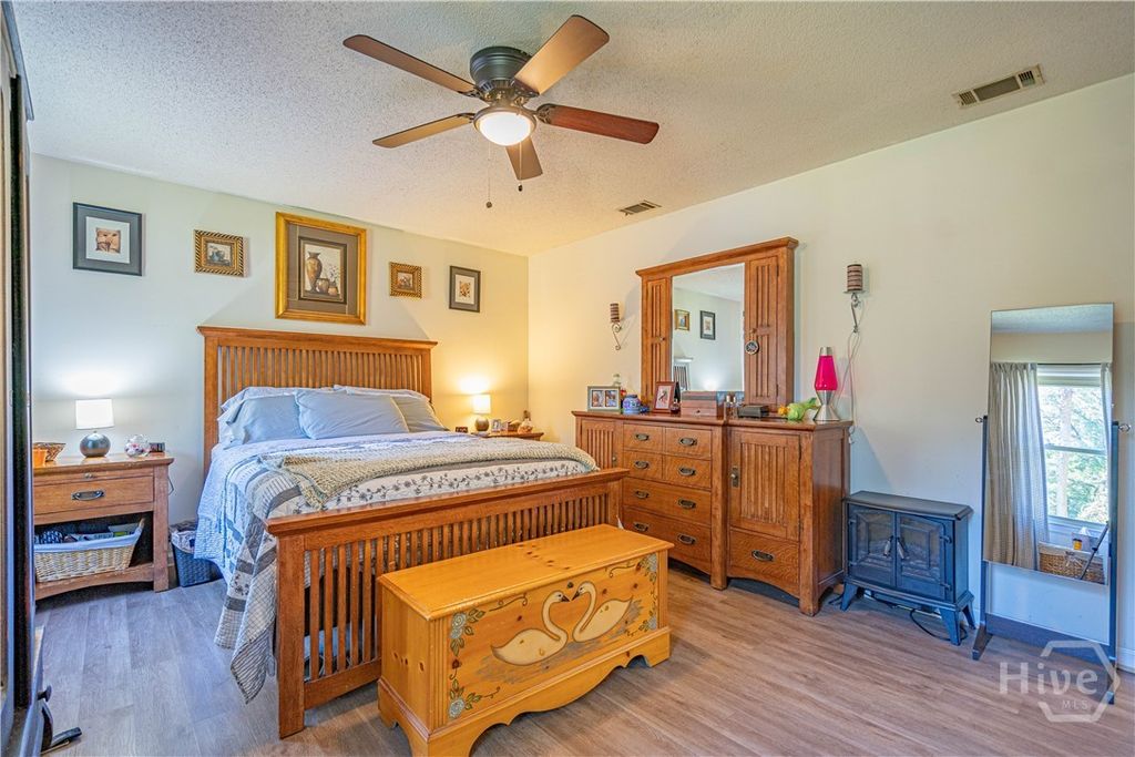 Image 21 of property listing at 903 Sandpiper Road, Savannah, GA 31410