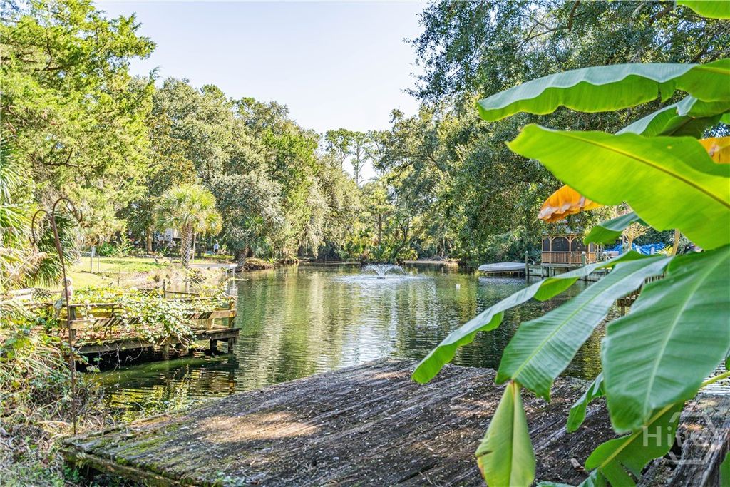 Image 3 of property listing at 903 Sandpiper Road, Savannah, GA 31410