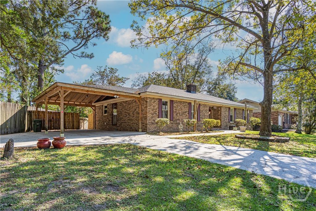 Image 4 of property listing at 903 Sandpiper Road, Savannah, GA 31410