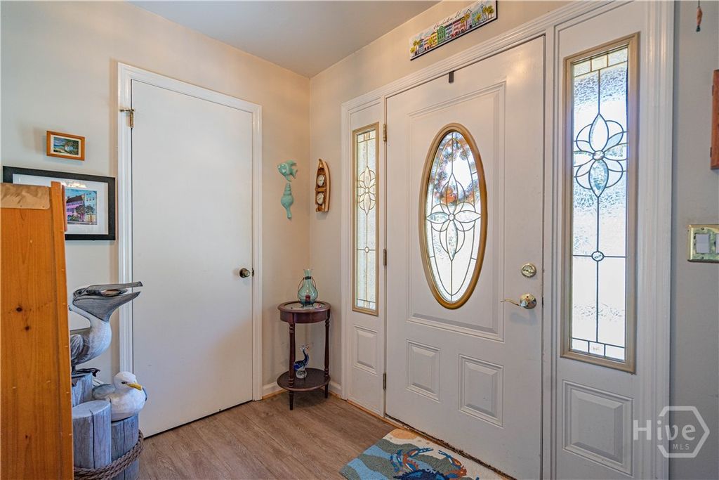 Image 6 of property listing at 903 Sandpiper Road, Savannah, GA 31410