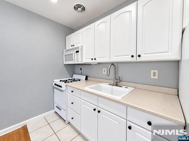 640 Franklin Avenue, Nutley, NJ 07110