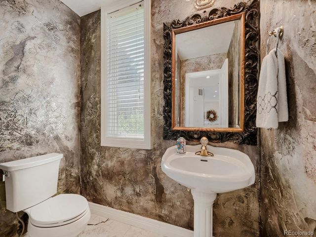 7526 Routt Ln, Arvada, CO 80005