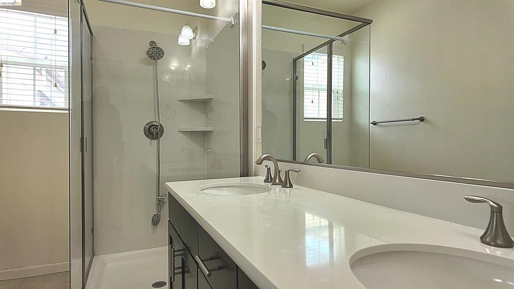 Image 28 of property listing at 2100 Carrara St, Brentwood, CA 94513