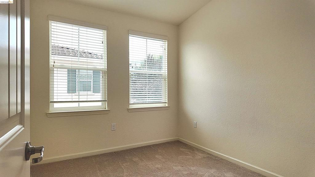 Image 9 of property listing at 2100 Carrara St, Brentwood, CA 94513