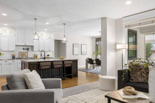 2145 W Verona Dr, Meridian, ID 83646