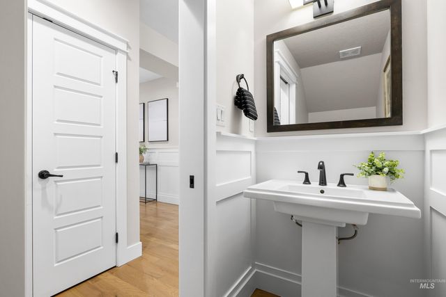 2145 W Verona Dr, Meridian, ID 83646