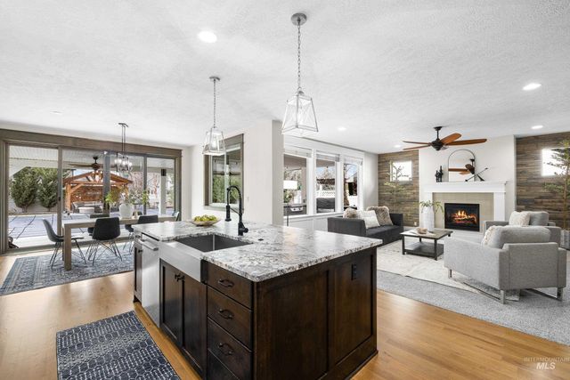 2145 W Verona Dr, Meridian, ID 83646