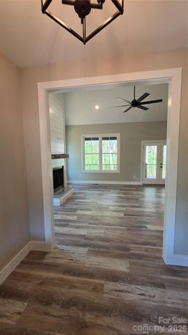 194 Donsdale Drive, Statesville, NC 28625