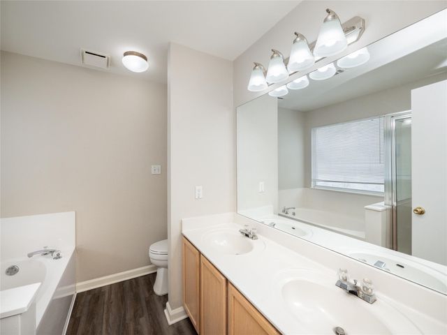 1917 White Oak CIR, Round Rock, TX 78681