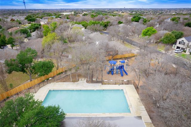 1917 White Oak CIR, Round Rock, TX 78681