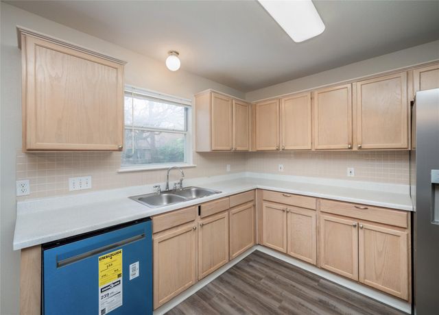 1917 White Oak CIR, Round Rock, TX 78681