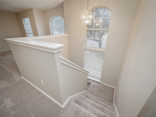 1917 White Oak CIR, Round Rock, TX 78681