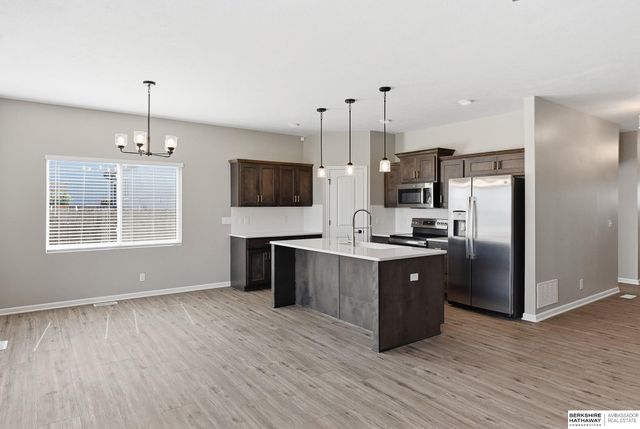 21214 Polk Street, Elkhorn, NE 68022