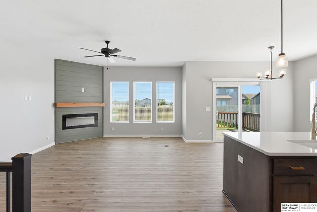 21214 Polk Street, Elkhorn, NE 68022