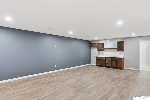21214 Polk Street, Elkhorn, NE 68022