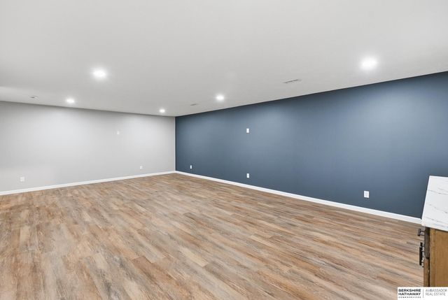 21214 Polk Street, Elkhorn, NE 68022