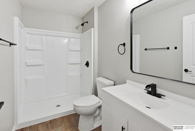 21214 Polk Street, Elkhorn, NE 68022