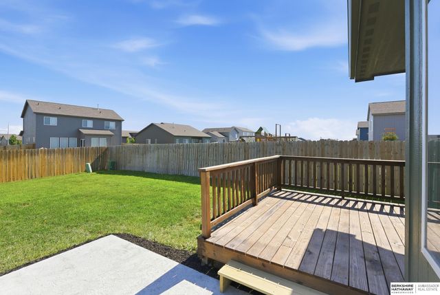 21214 Polk Street, Elkhorn, NE 68022