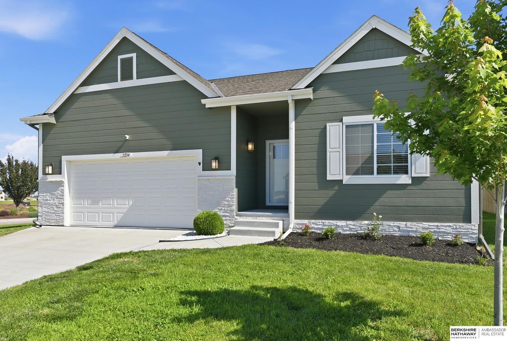 21214 Polk Street, Elkhorn, NE 68022