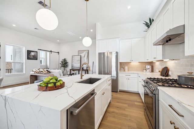 2210 Dennis Street, Houston, TX 77004