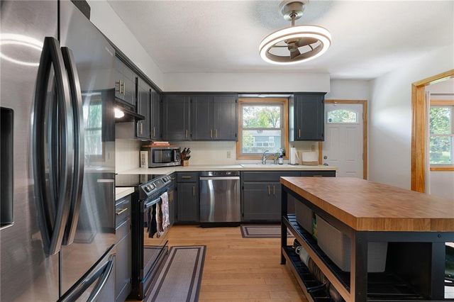 2913 Chisholm Drive, Lawrence, KS 66047