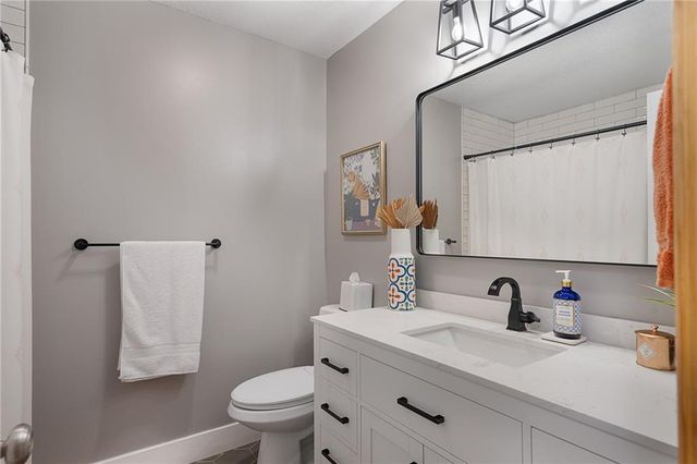 2913 Chisholm Drive, Lawrence, KS 66047
