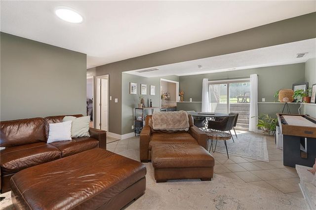 2913 Chisholm Drive, Lawrence, KS 66047