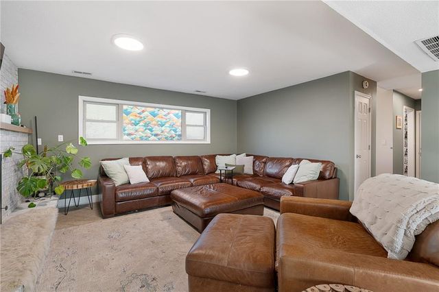 2913 Chisholm Drive, Lawrence, KS 66047