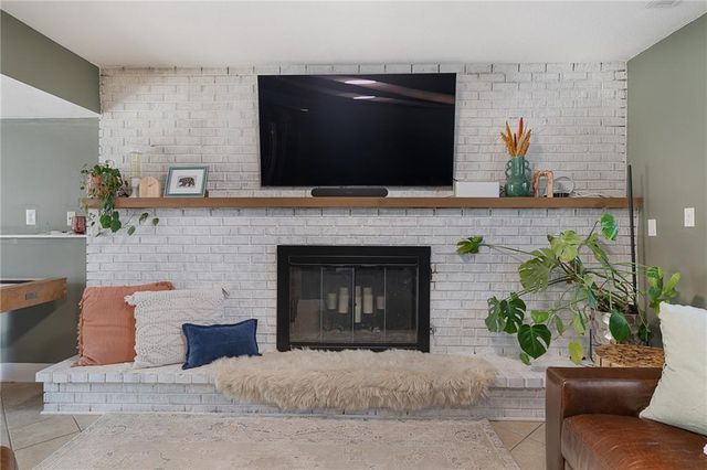 2913 Chisholm Drive, Lawrence, KS 66047