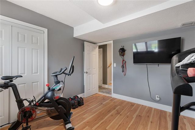 2913 Chisholm Drive, Lawrence, KS 66047