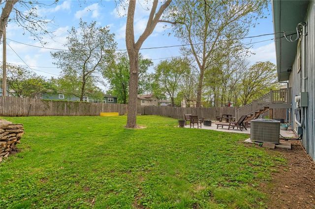 2913 Chisholm Drive, Lawrence, KS 66047