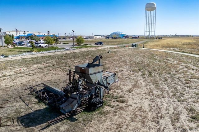 46553 Avery Lane, Bennett, CO 80102