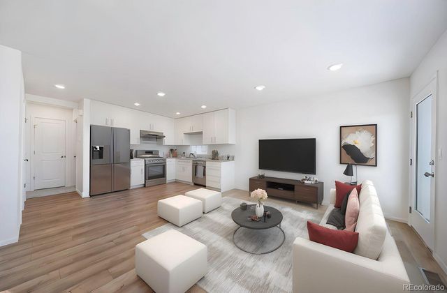 46553 Avery Lane, Bennett, CO 80102