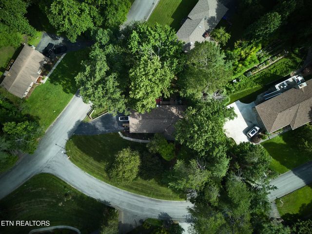 101 Greenbriar Lane, Oak Ridge, TN 37830