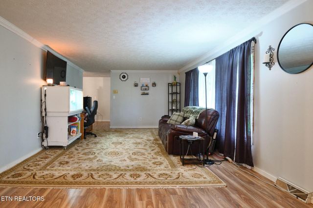 101 Greenbriar Lane, Oak Ridge, TN 37830