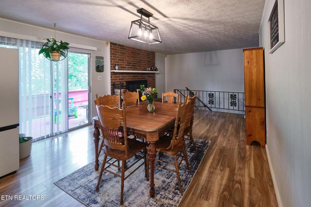 101 Greenbriar Lane, Oak Ridge, TN 37830