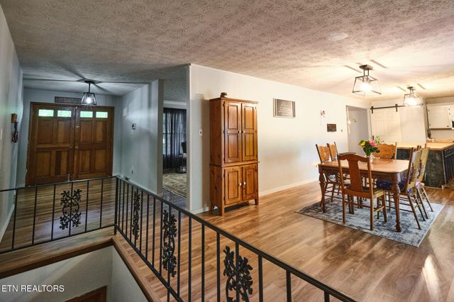 101 Greenbriar Lane, Oak Ridge, TN 37830