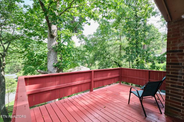 101 Greenbriar Lane, Oak Ridge, TN 37830