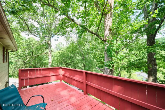 101 Greenbriar Lane, Oak Ridge, TN 37830