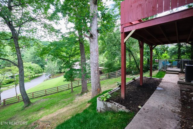 101 Greenbriar Lane, Oak Ridge, TN 37830