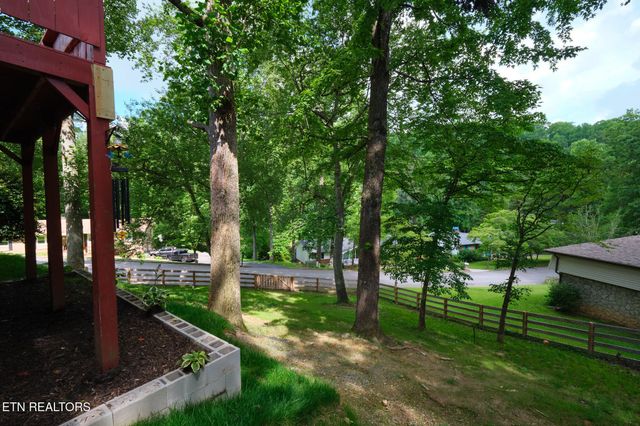 101 Greenbriar Lane, Oak Ridge, TN 37830