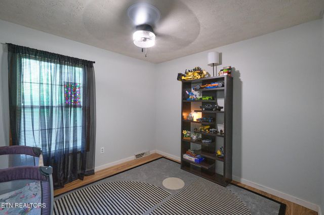 101 Greenbriar Lane, Oak Ridge, TN 37830