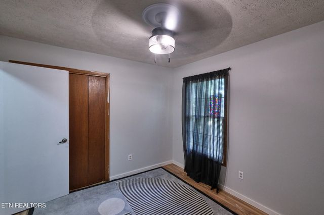 101 Greenbriar Lane, Oak Ridge, TN 37830