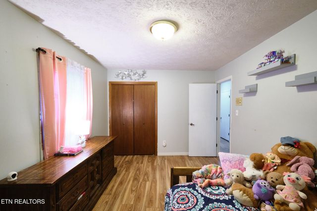 101 Greenbriar Lane, Oak Ridge, TN 37830