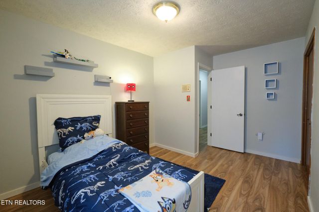 101 Greenbriar Lane, Oak Ridge, TN 37830