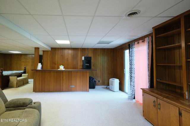 101 Greenbriar Lane, Oak Ridge, TN 37830